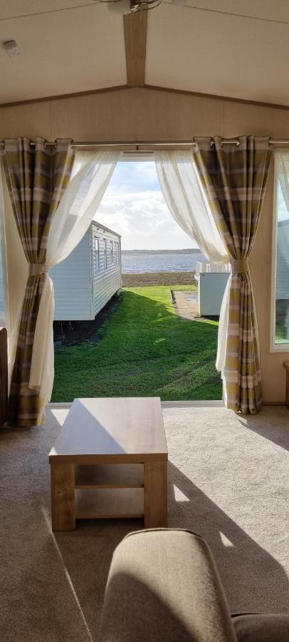 The Lock Castle Gate Carmarthen Bay Parkdean Resort Ferryside Bagian luar foto